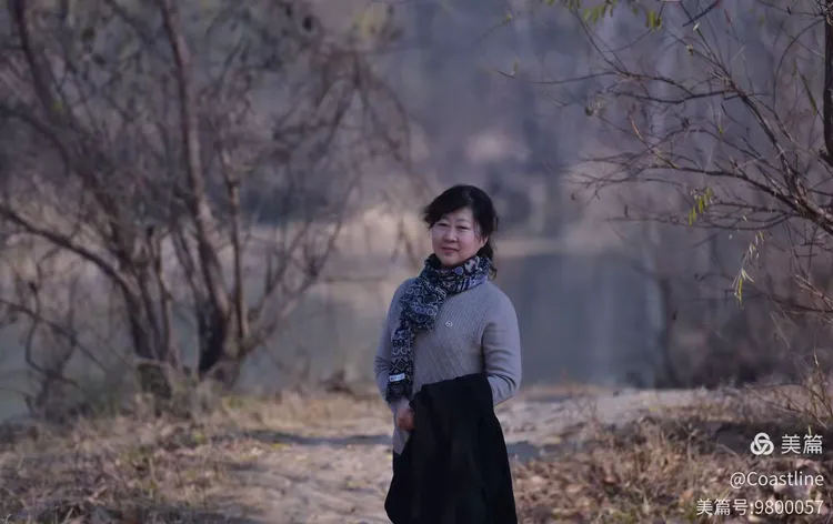 其实我们的容颜还未褪色，我们的心态依然年轻，美好的过去和回忆依然清晰在目！